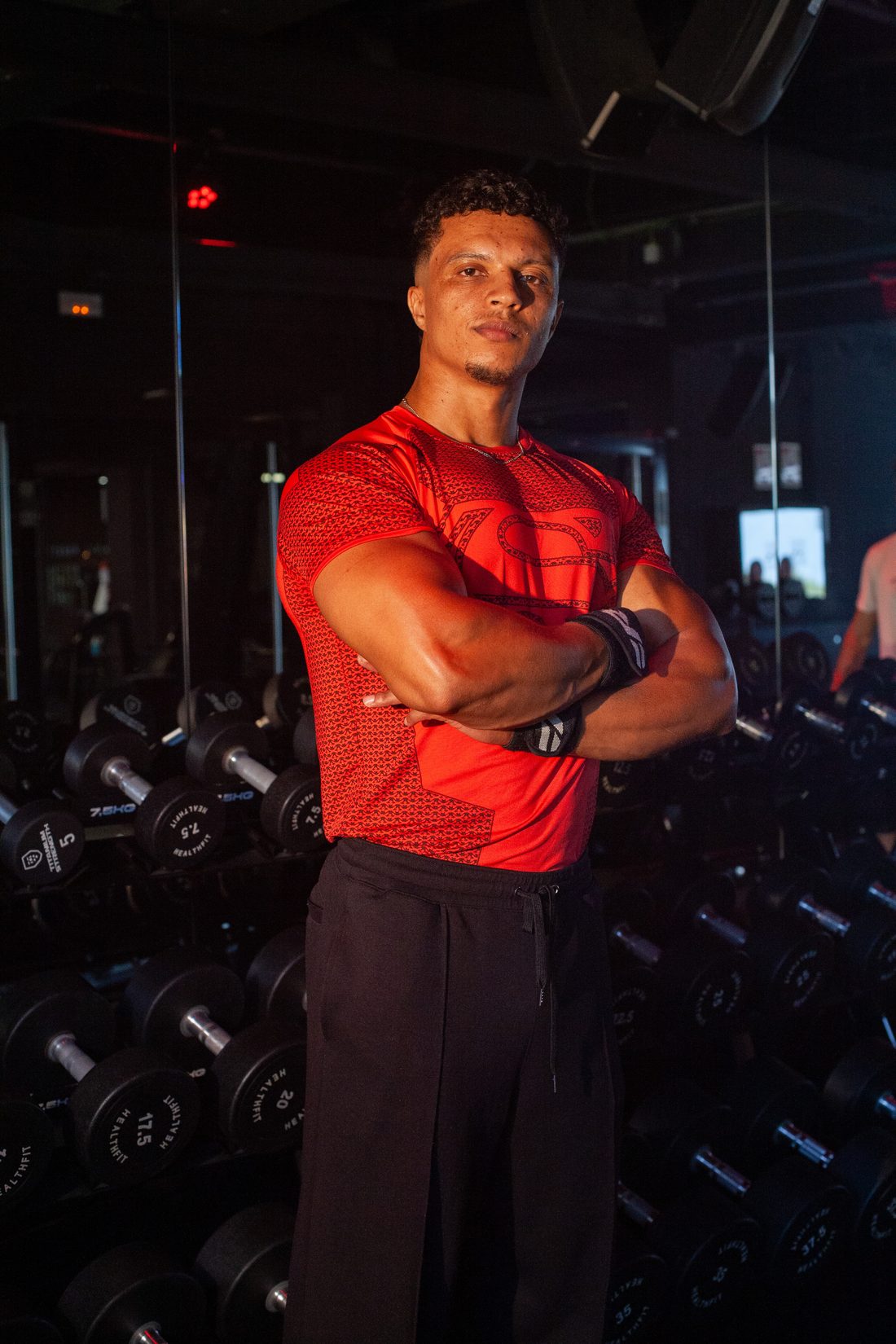 Hassan, entrenador de BenFit Coach, en el gimnasio